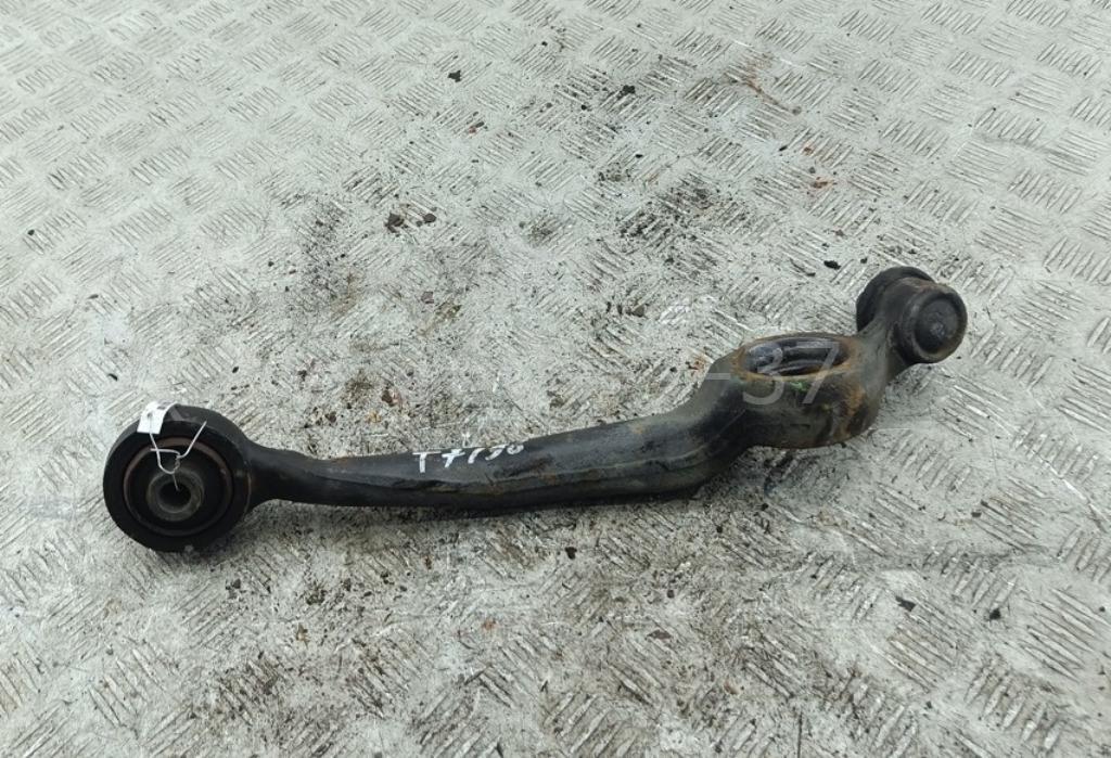 Рычаг передний правый