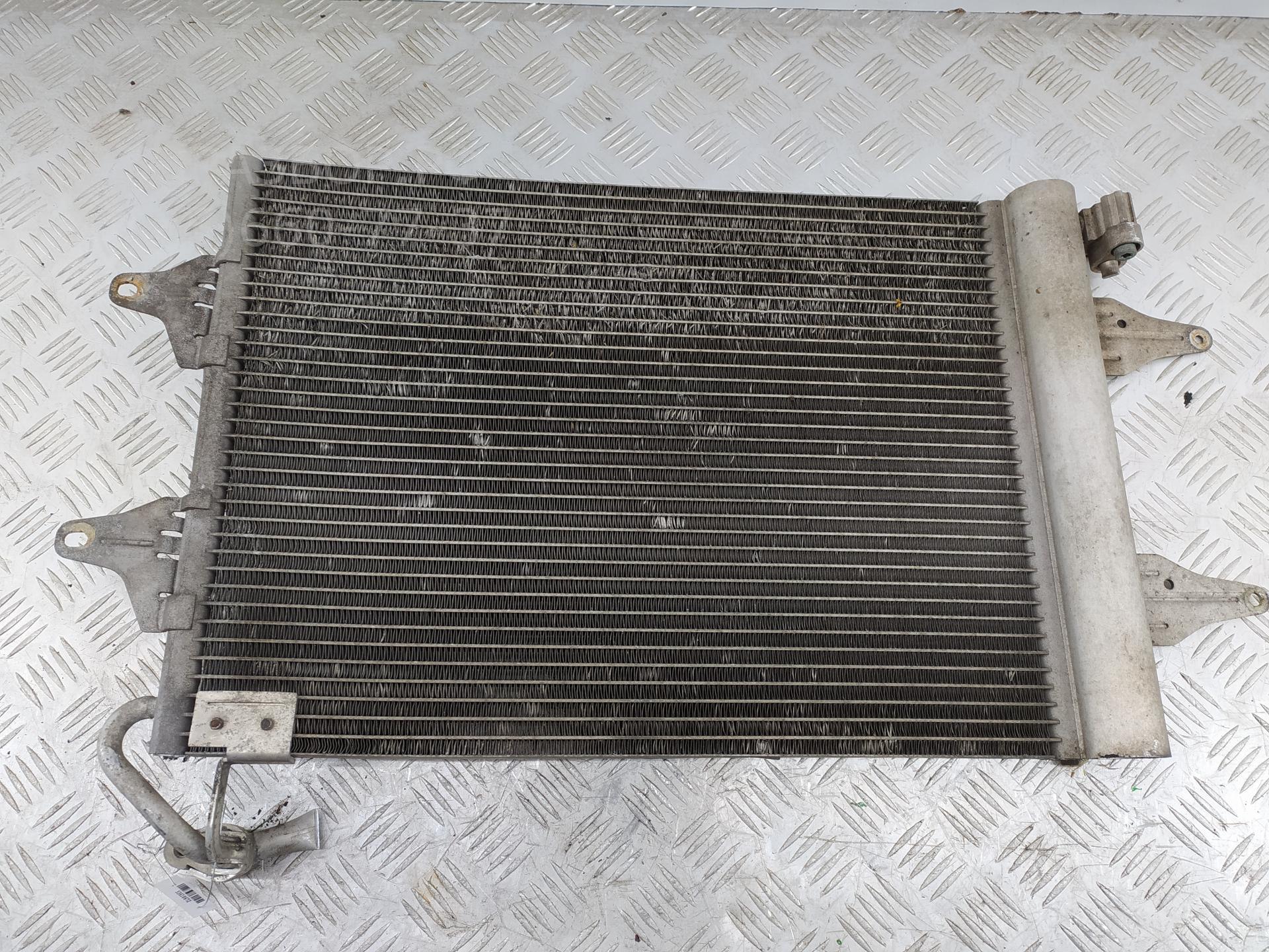 Радиатор кондиционера / конденсер