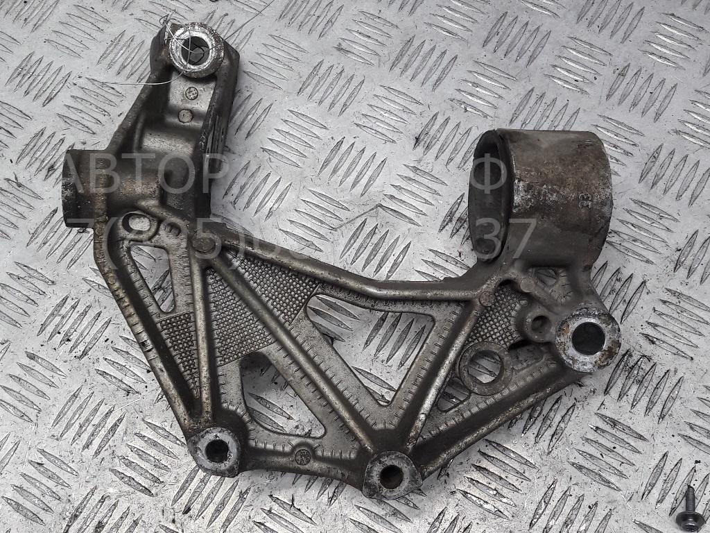 Рычаг передний левый