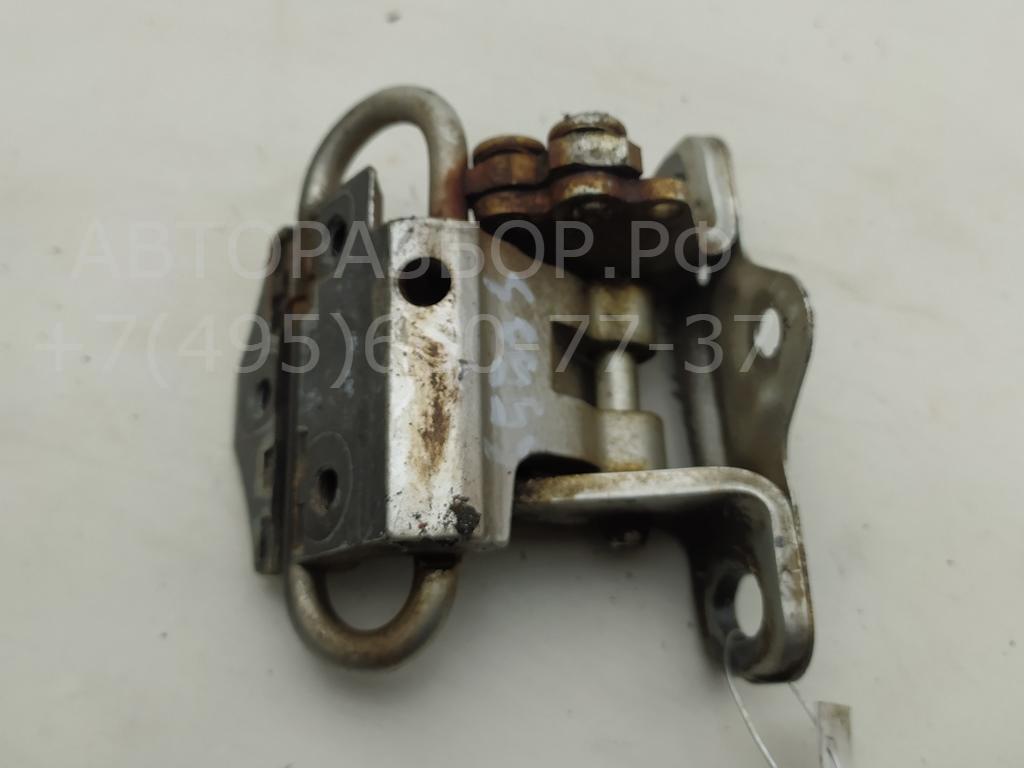 Петля двери