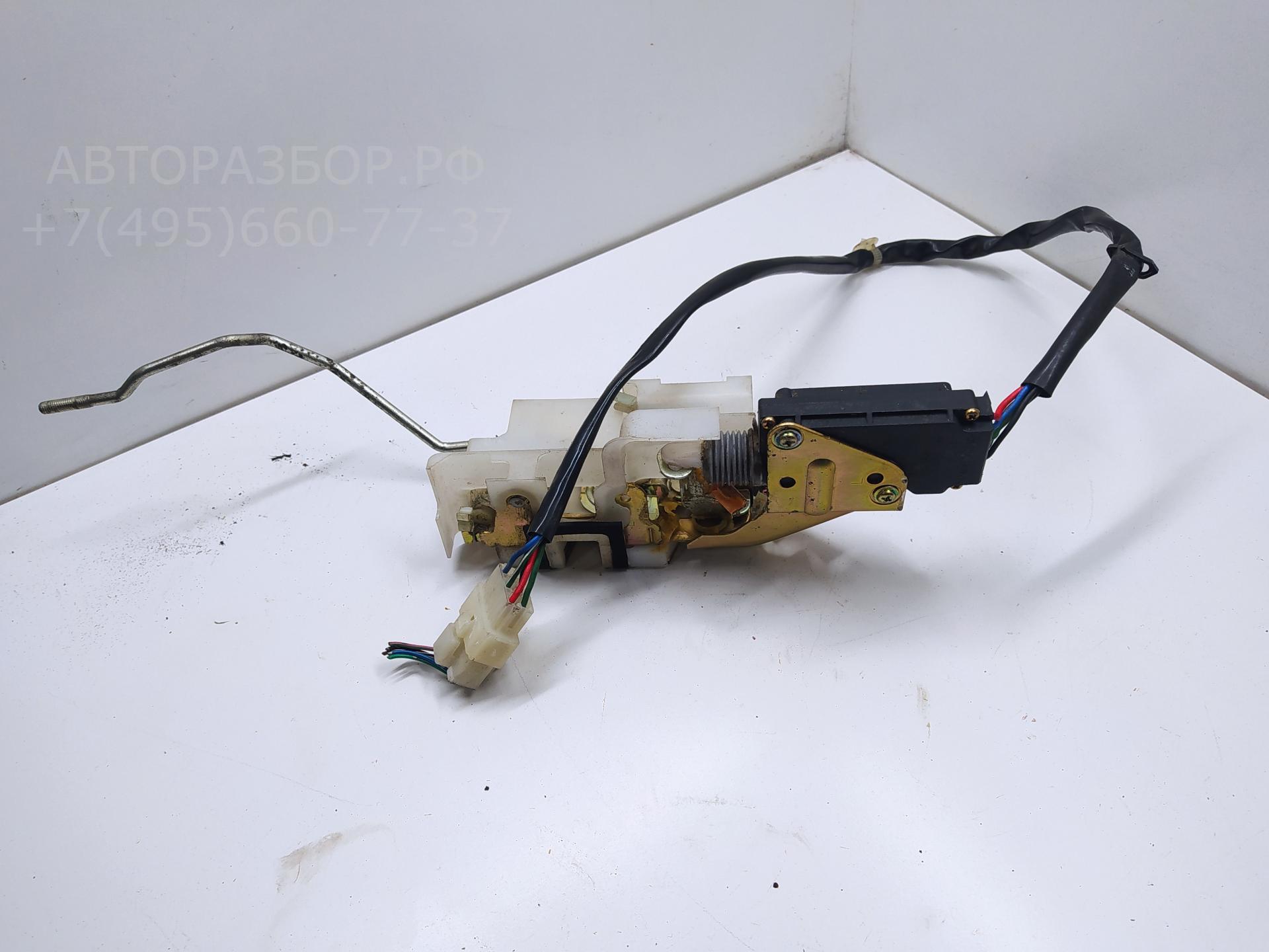 Замок двери передней левой