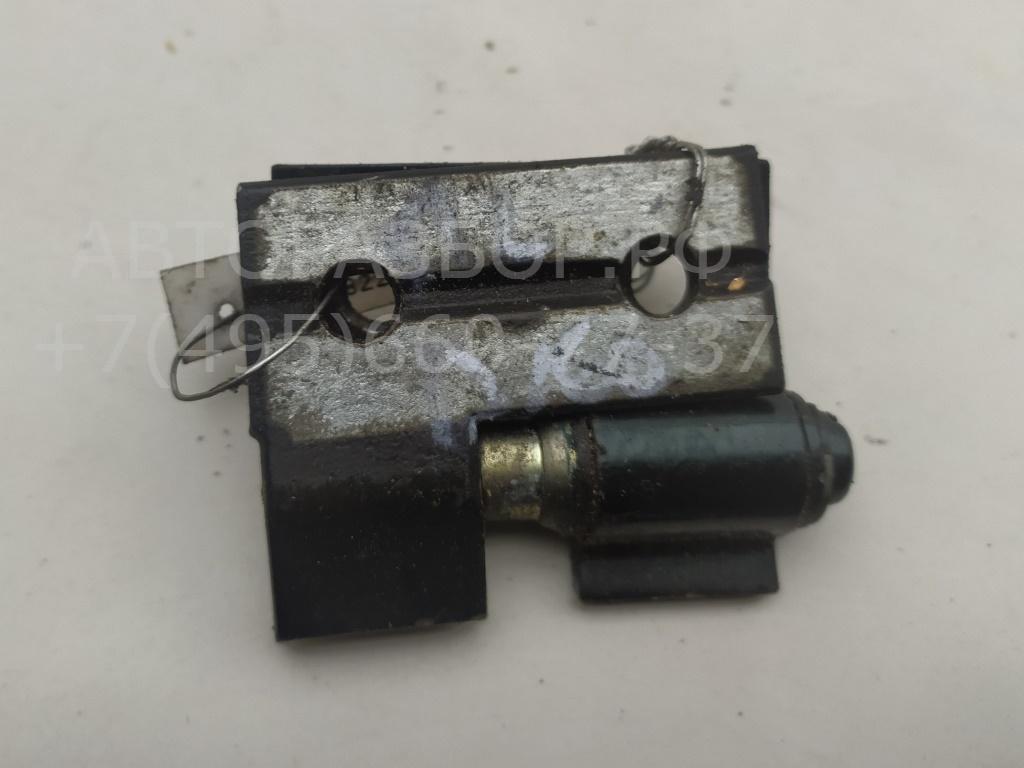 Петля двери