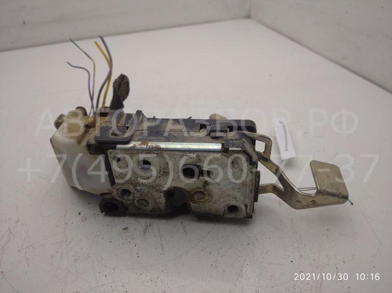 Замок двери передней левой