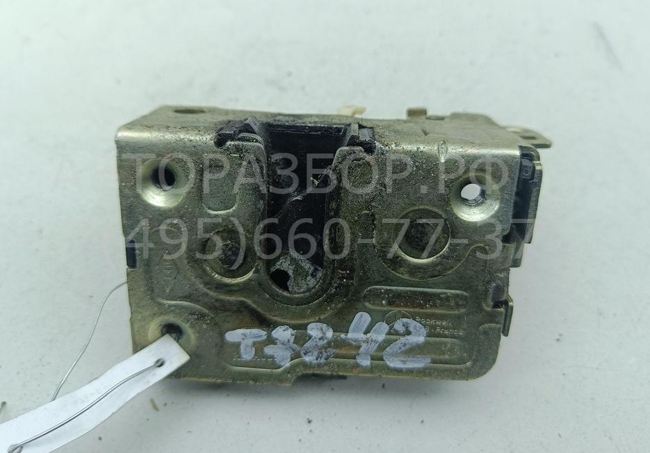 Замок двери передней правой