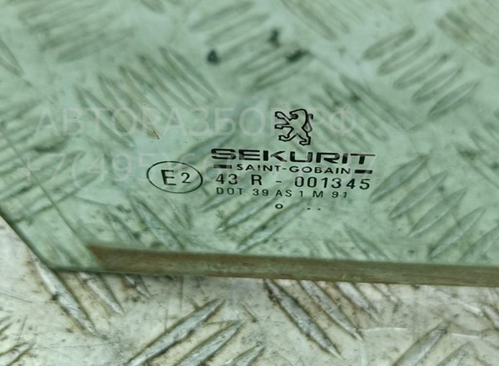 Стекло двери задней правой