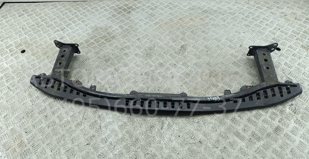 Усилитель переднего бампера