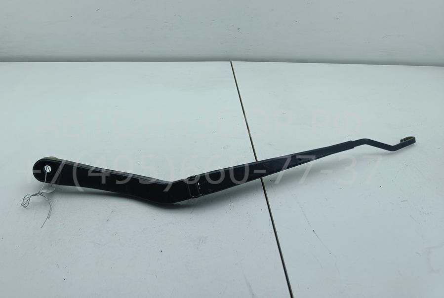 Поводок стеклоочистителя передний левый