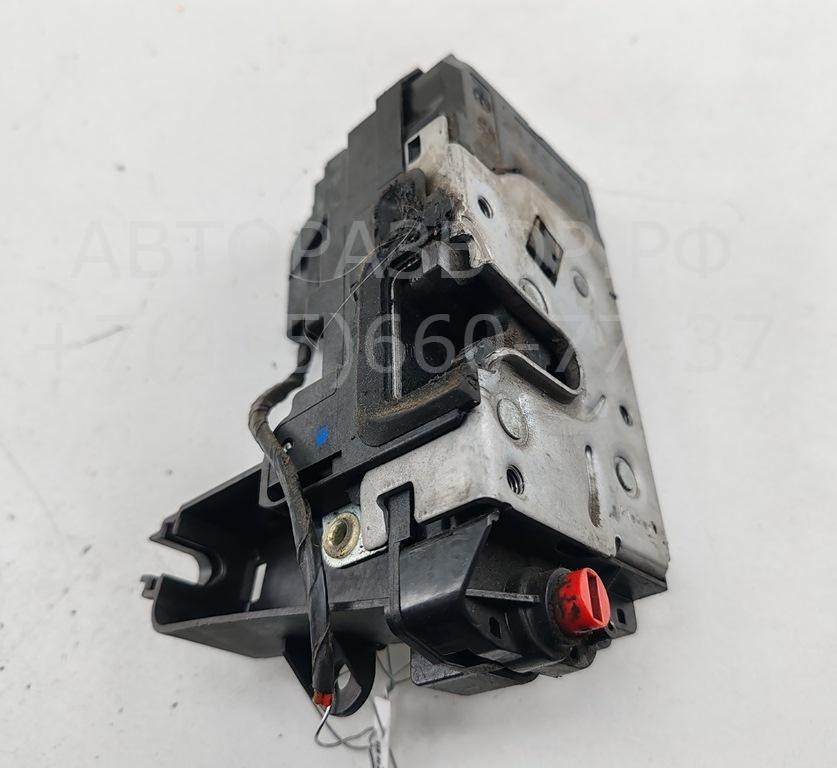 Замок двери задней правой