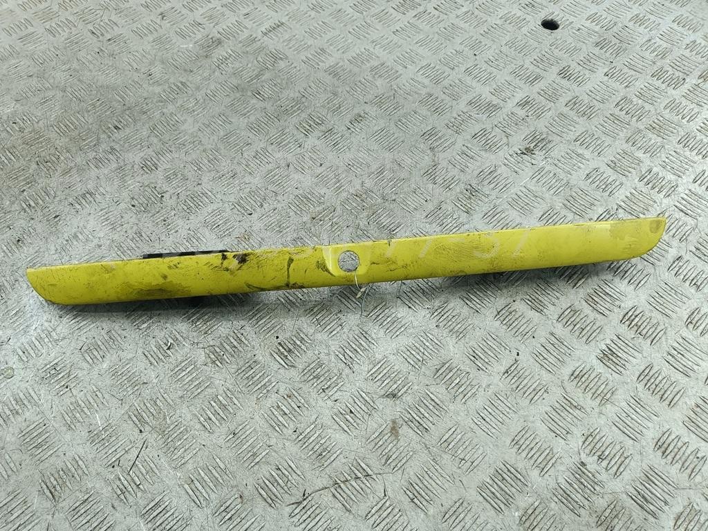 Накладка крышки багажника