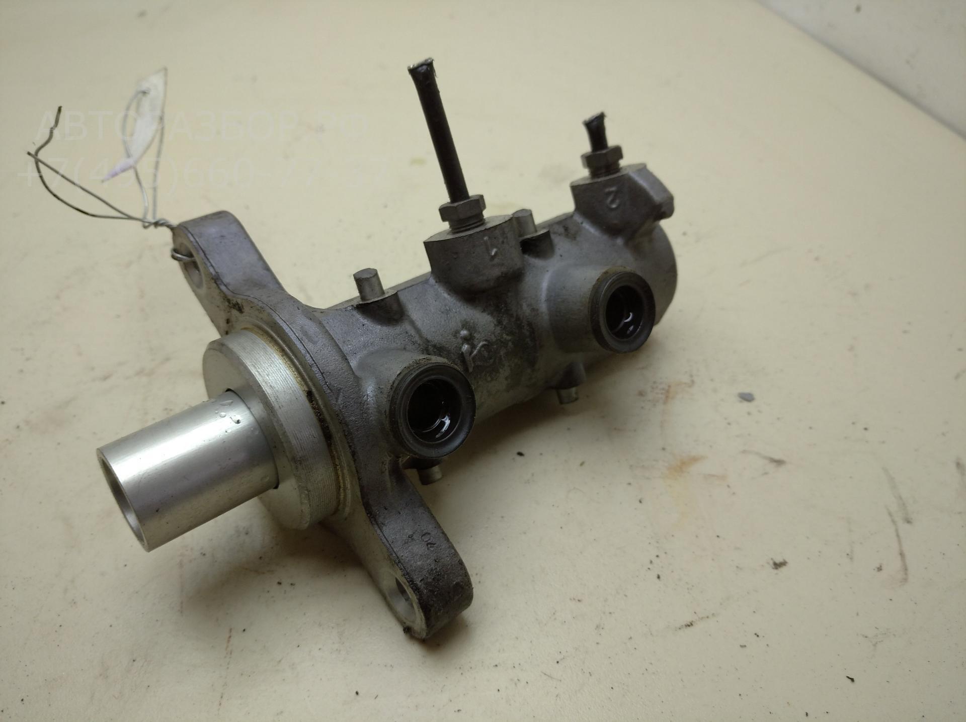 Цилиндр тормозной главный