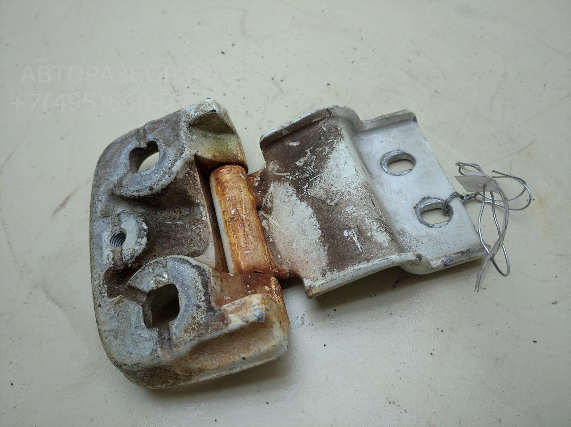 Петля двери