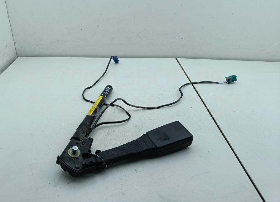 Ответная часть ремня безопасности