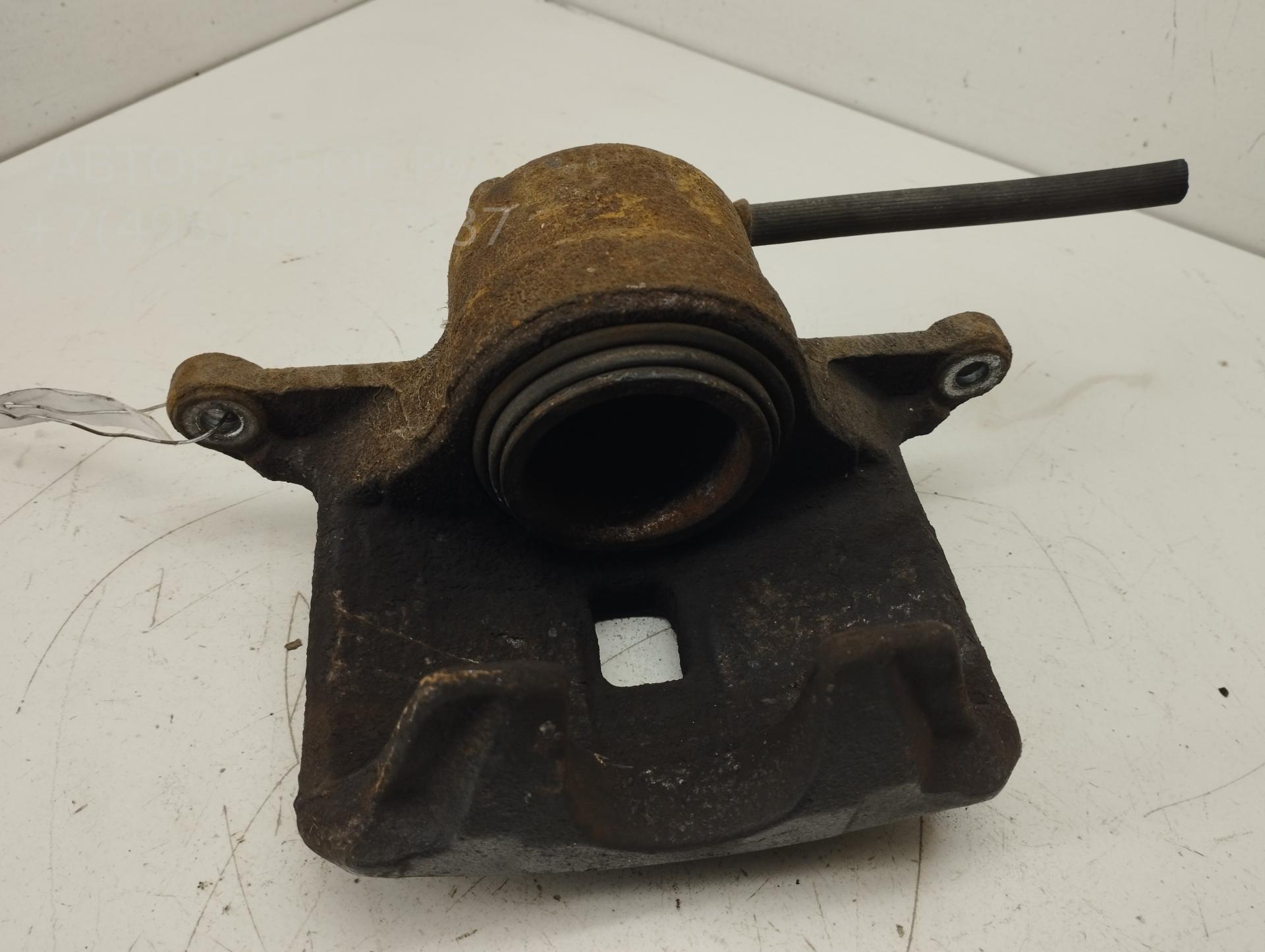 Суппорт передний правый