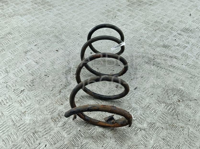 Пружина передняя