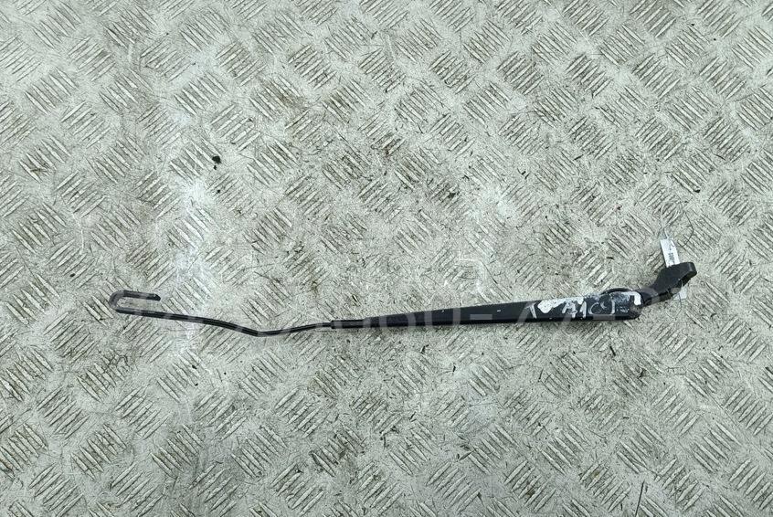 Поводок стеклоочистителя передний левый