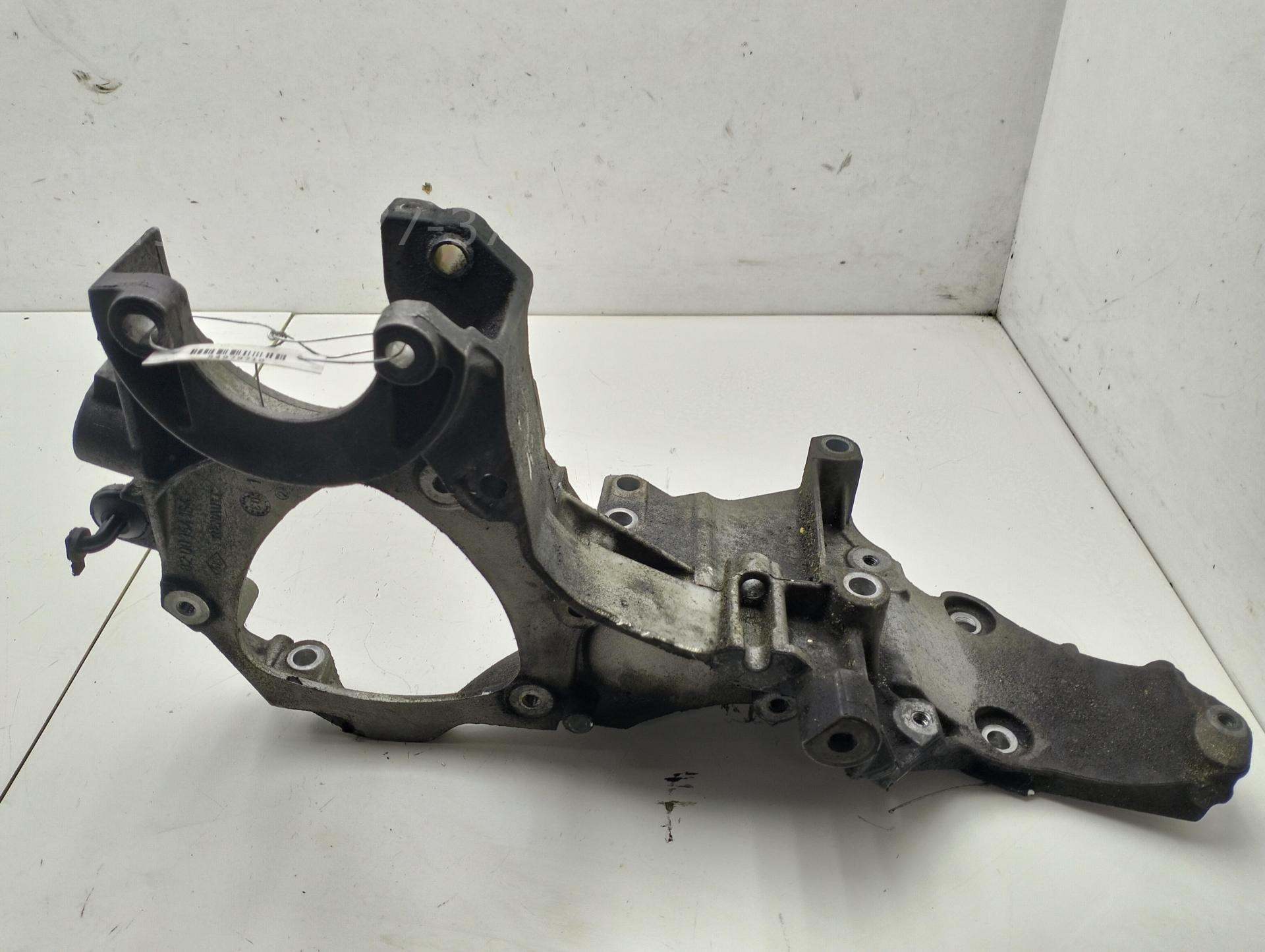 Кронштейн ГУР