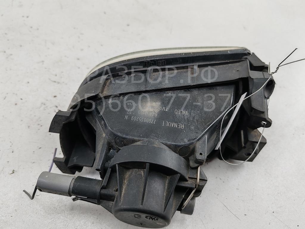 Фара противотуманная левая