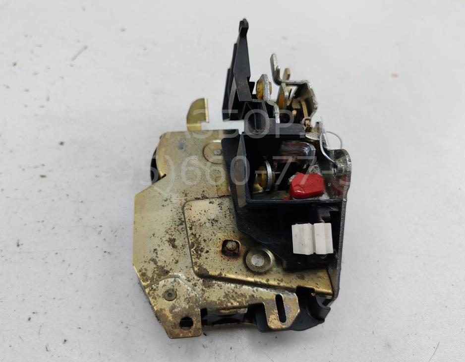 Замок двери задней правой