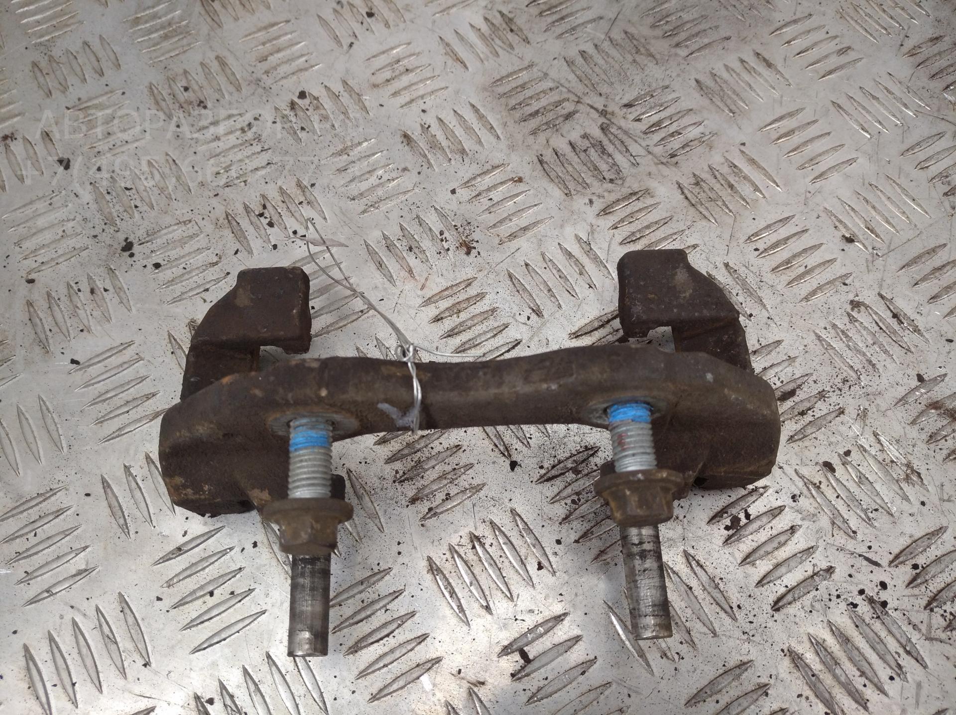 Скоба суппорта переднего