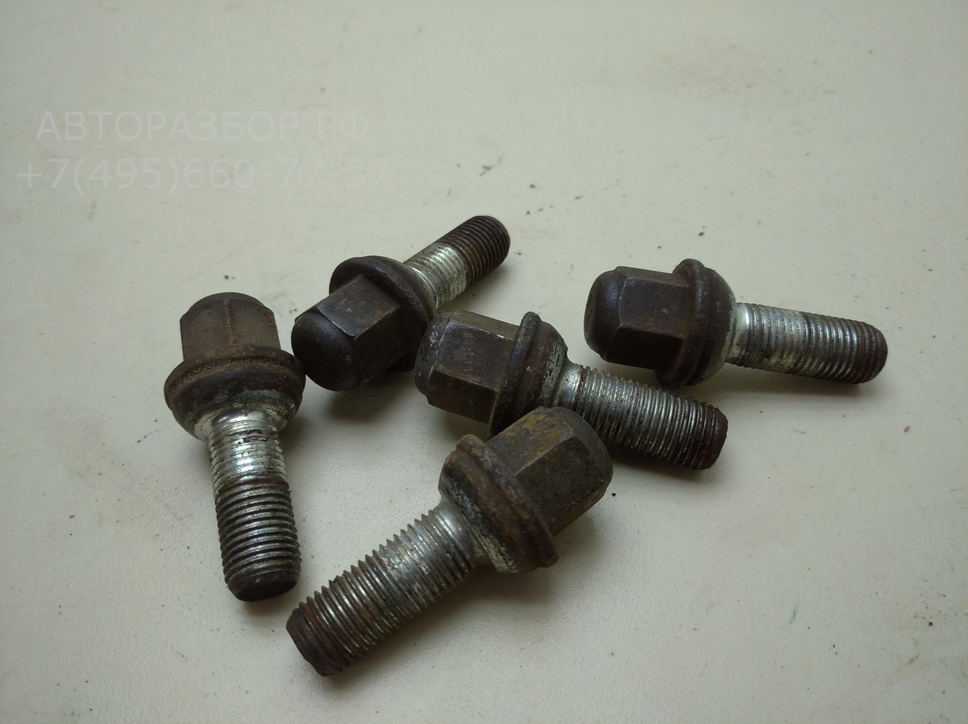 Болт колесный