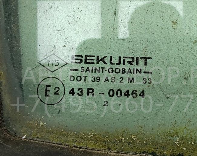 Стекло двери передней правой (форточка)