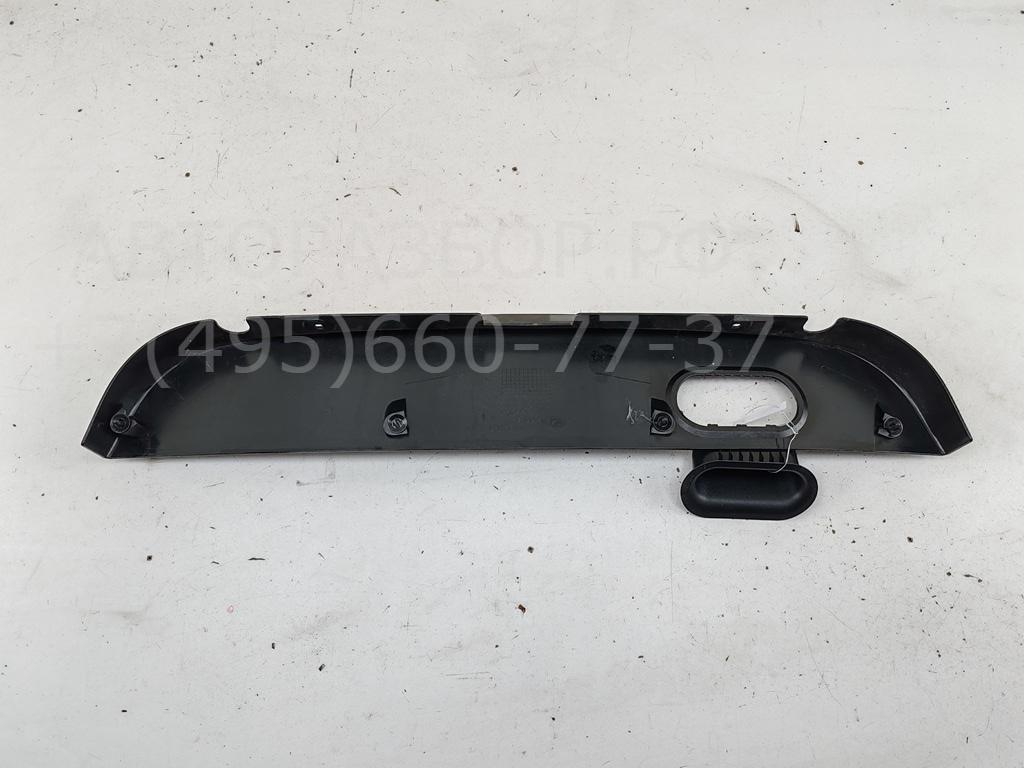 Обшивка крышки багажника