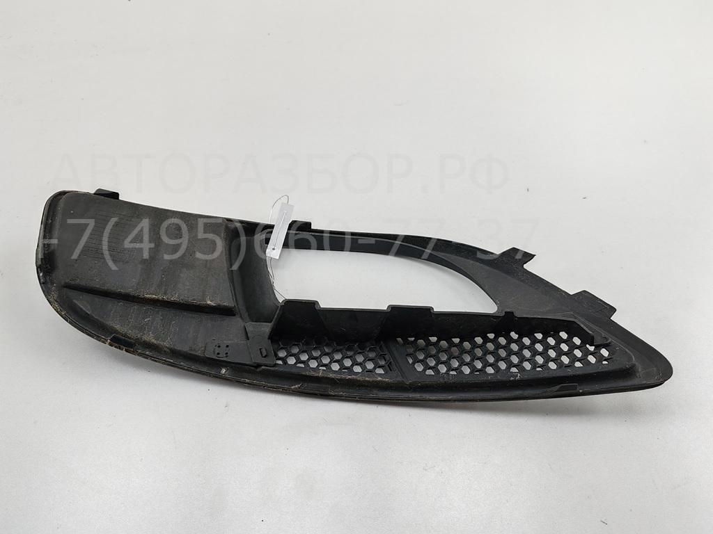 Рамка противотуманной фары левой