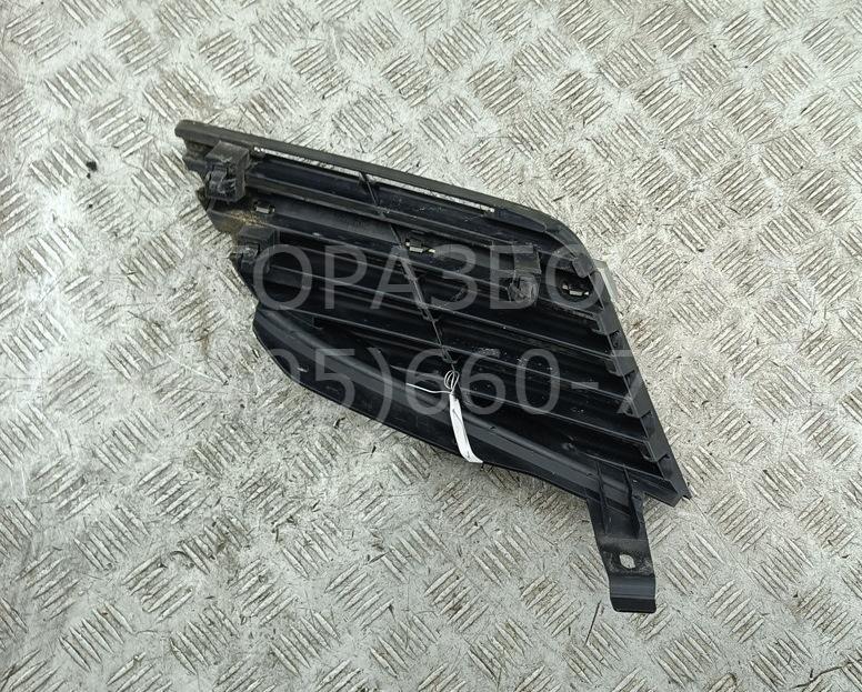 Решетка радиатора левая