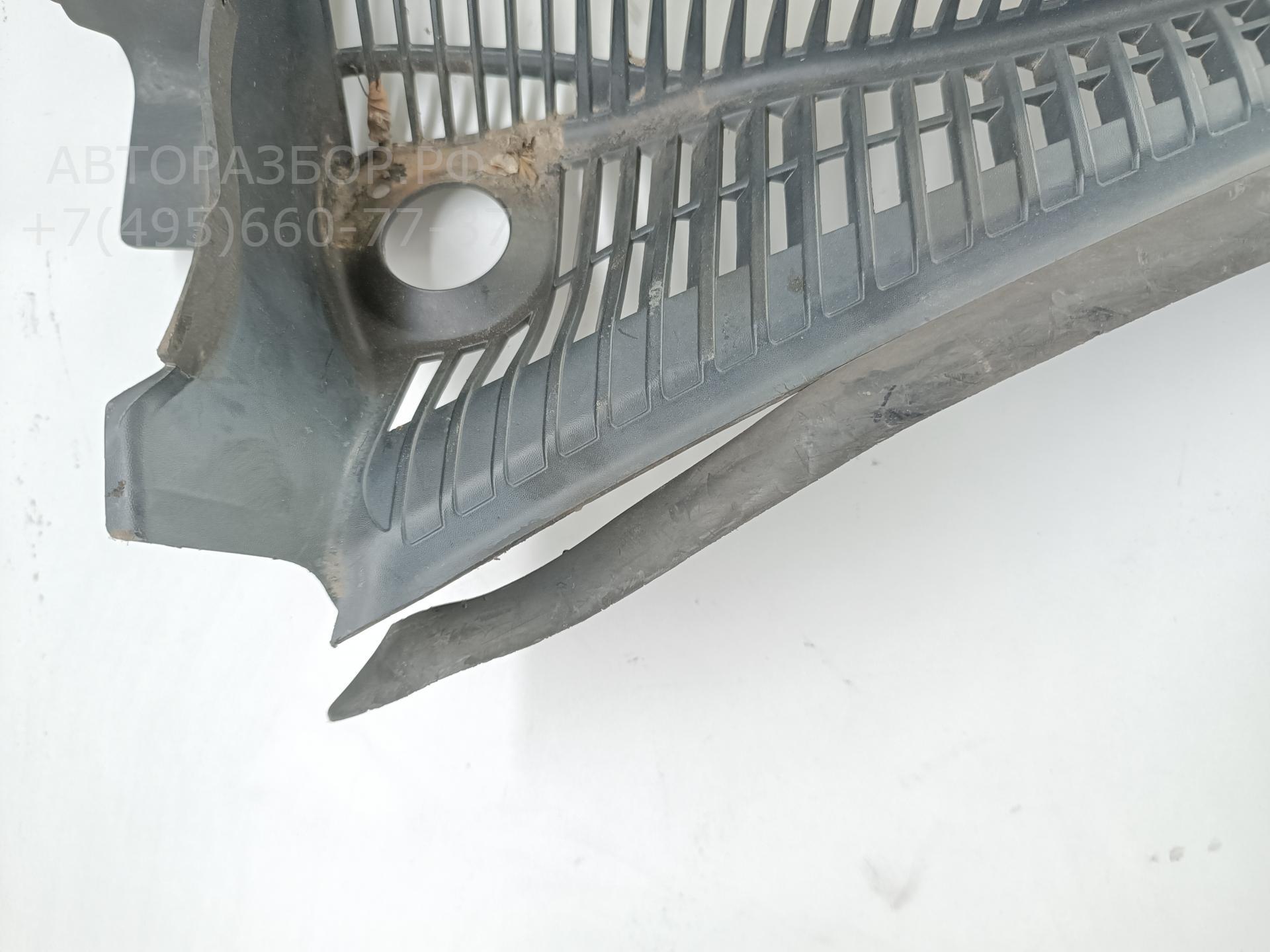 Решетка стеклоочистителей (Жабо)