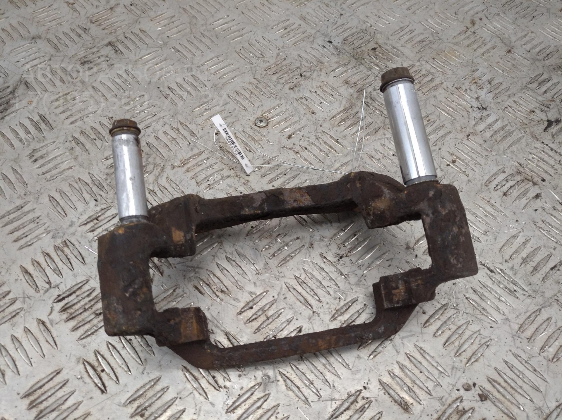 Скоба суппорта переднего