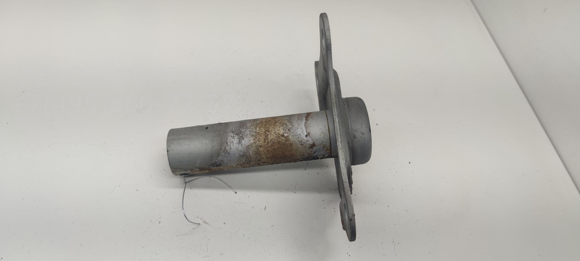 Кронштейн переднего бампера