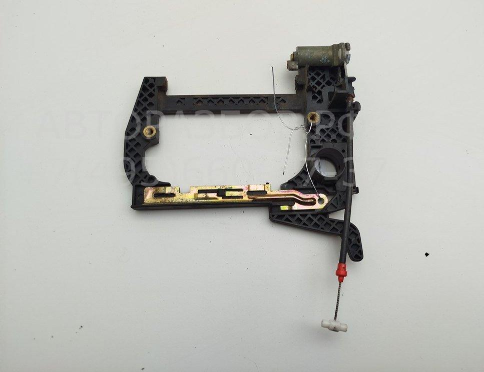 Трос открывания двери