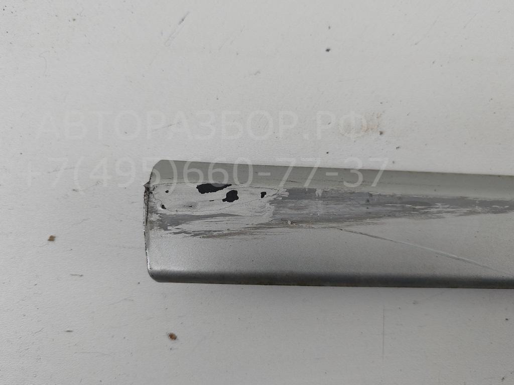 Накладка двери передней правой