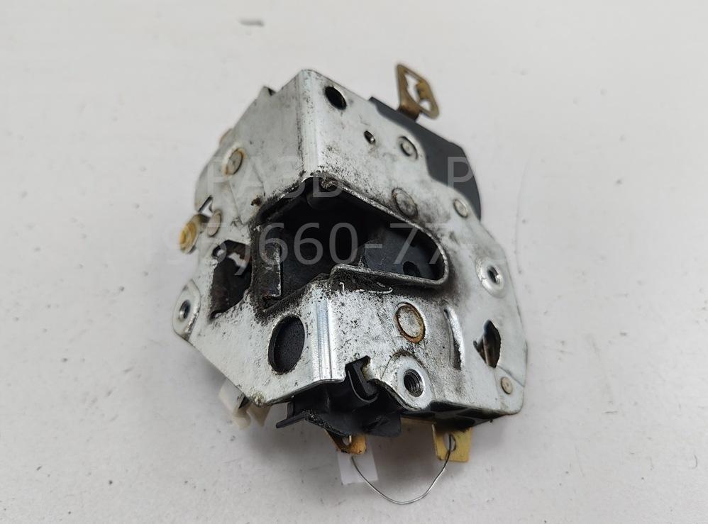 Замок двери передней правой