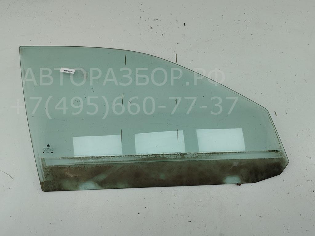 Стекло двери передней правой