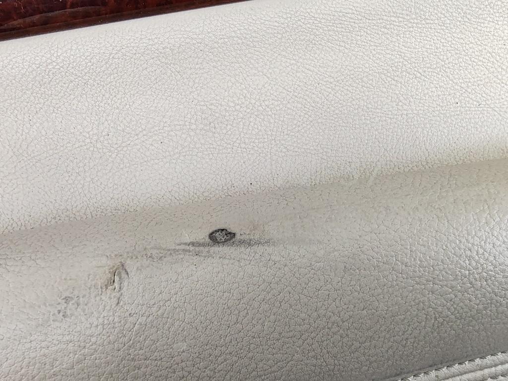 Обшивка двери задней правой