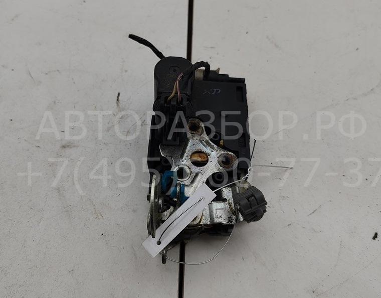 Замок двери передней левой