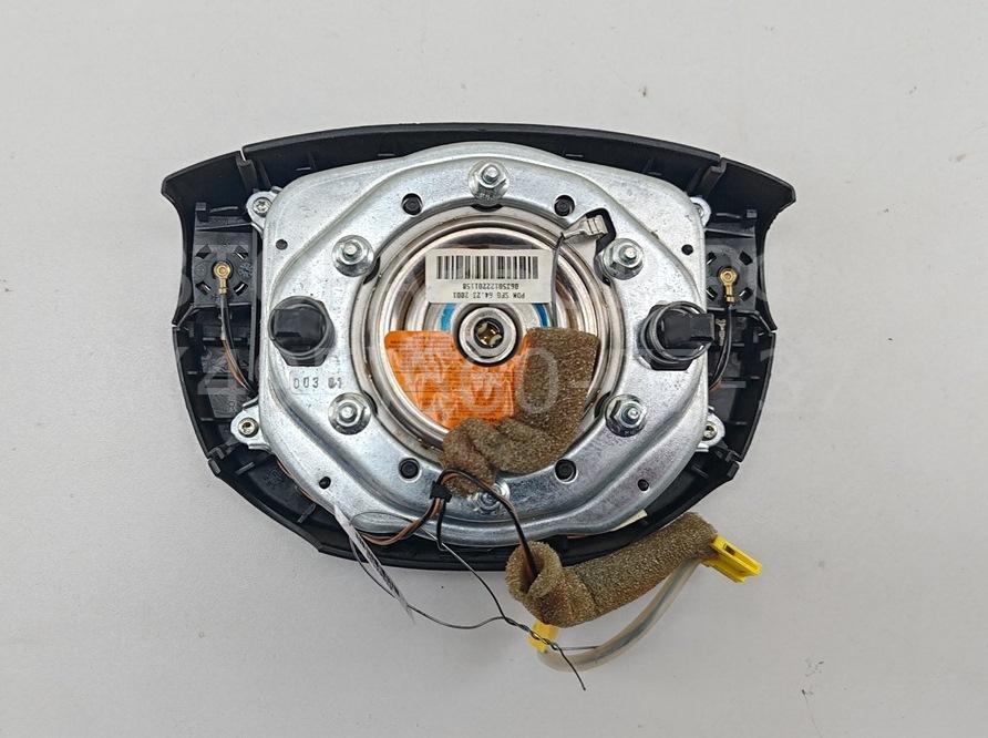 Подушка безопасности в рулевое колесо