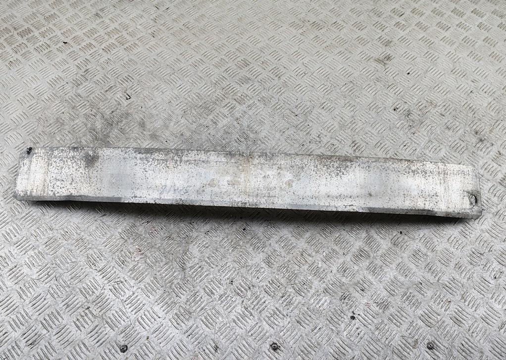 Усилитель переднего бампера