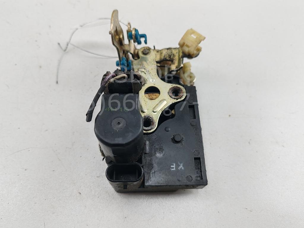 Замок двери передней правой