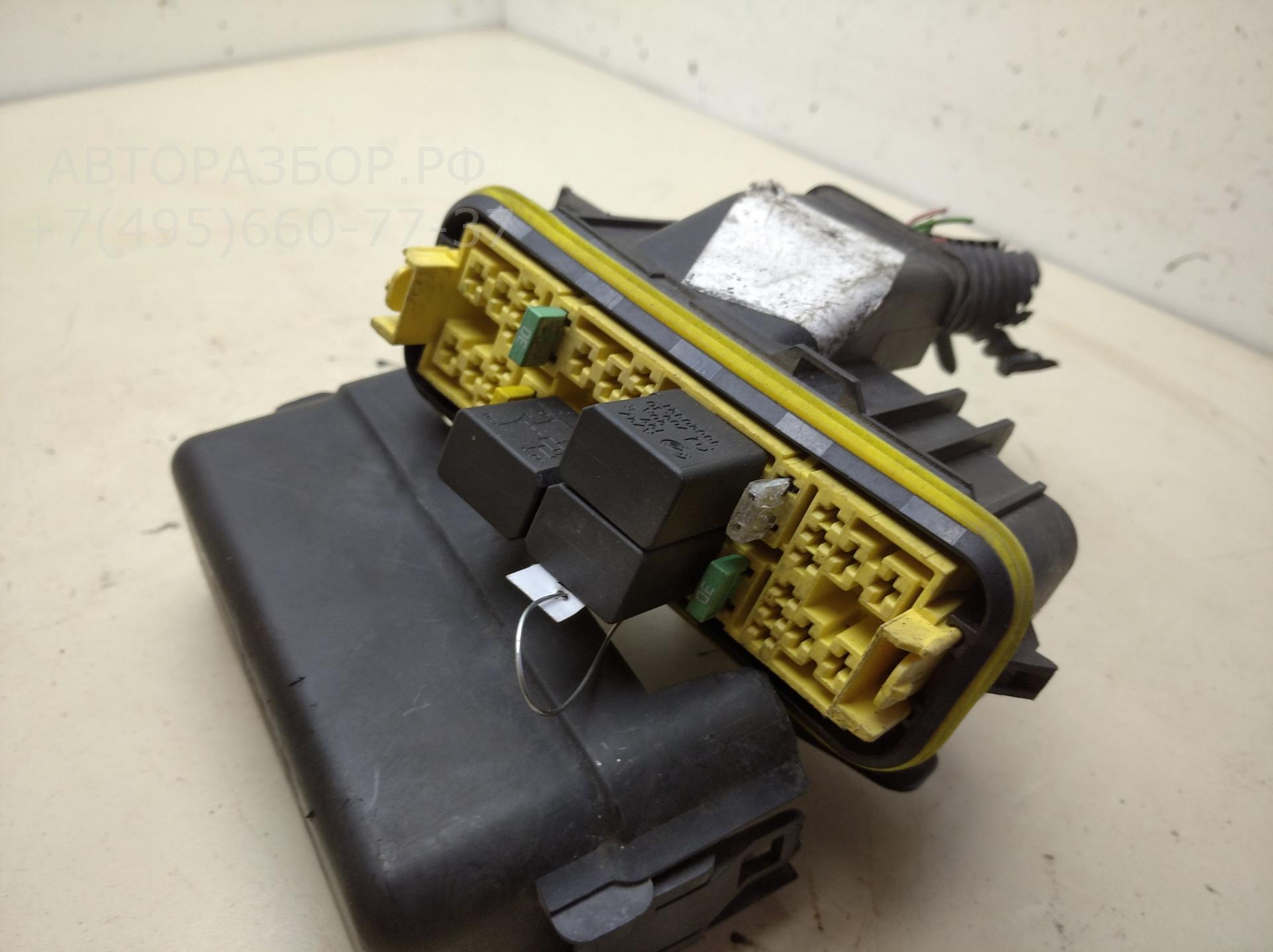 Блок предохранителей