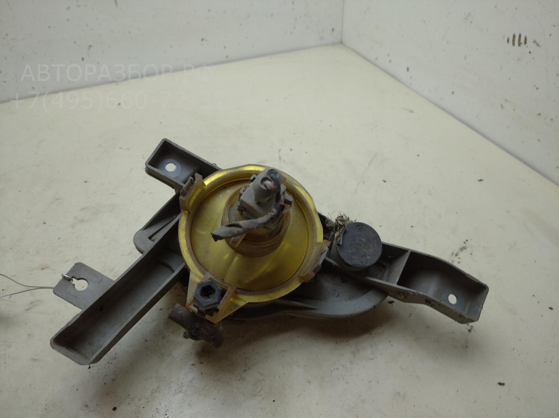 Фара противотуманная правая