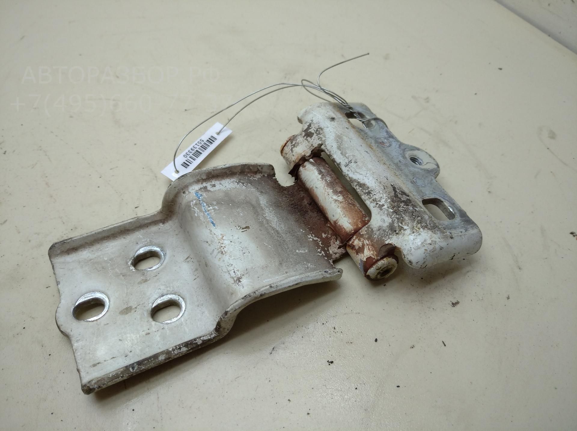 Петля двери