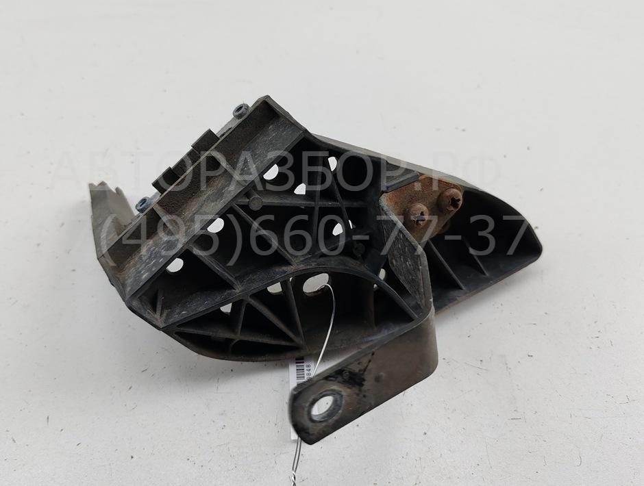 Рамка противотуманной фары правой