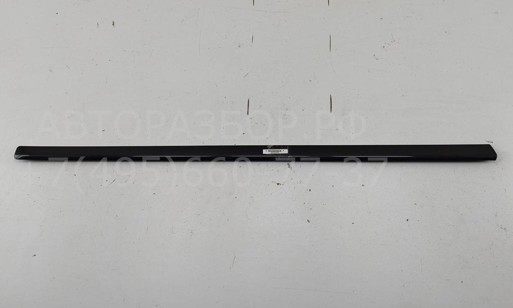 Накладка двери передней правой