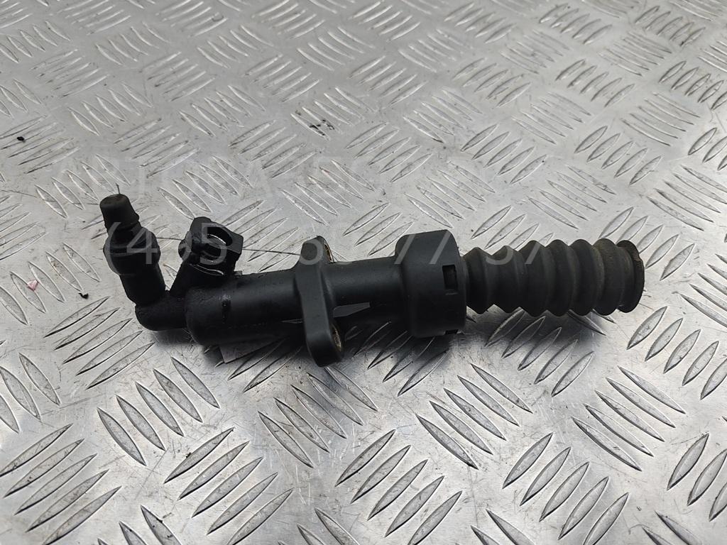 Цилиндр сцепления рабочий