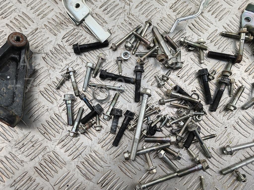 Болт коленвала