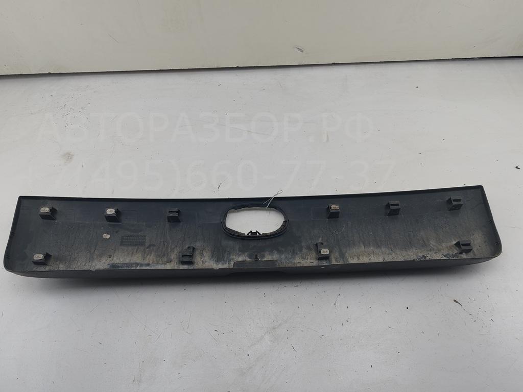 Накладка крышки багажника