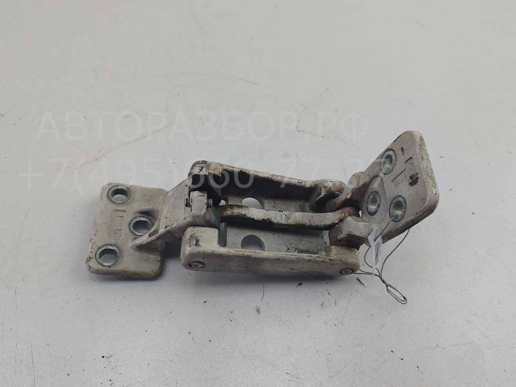 Петля двери