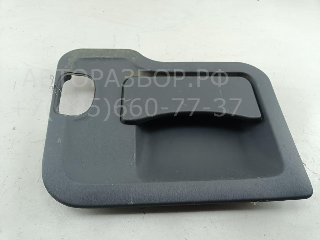 Обшивка двери задней левой